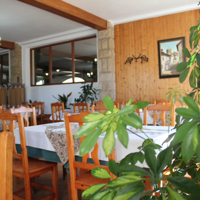 Bodas Restaurante Asador Cuevas del Águila